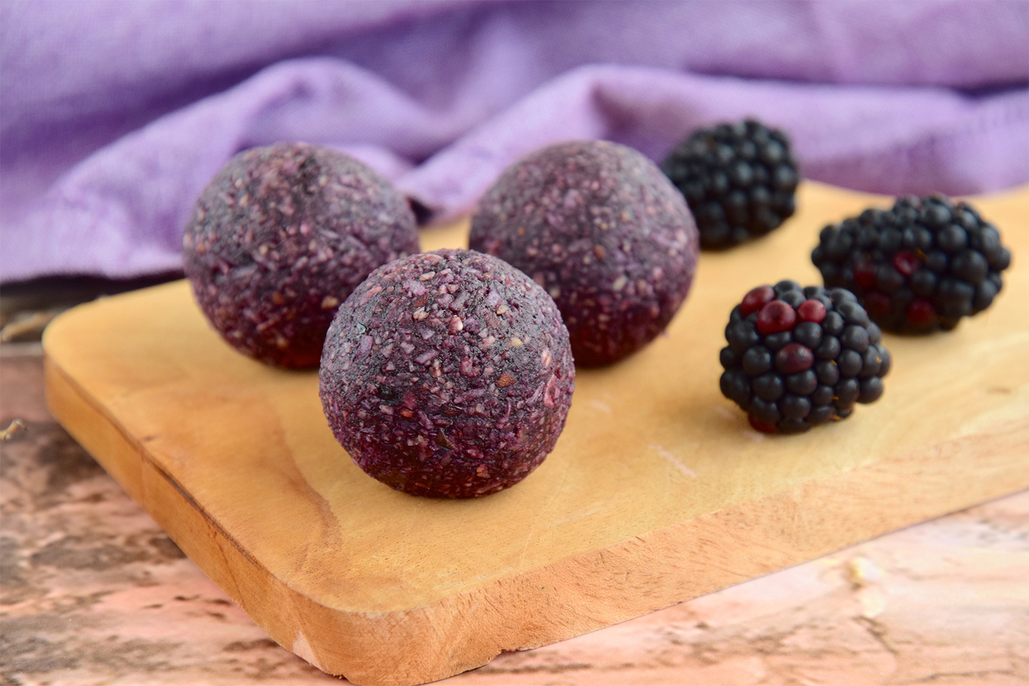 Rezept: Müslibällchen Beere (Energy Balls)